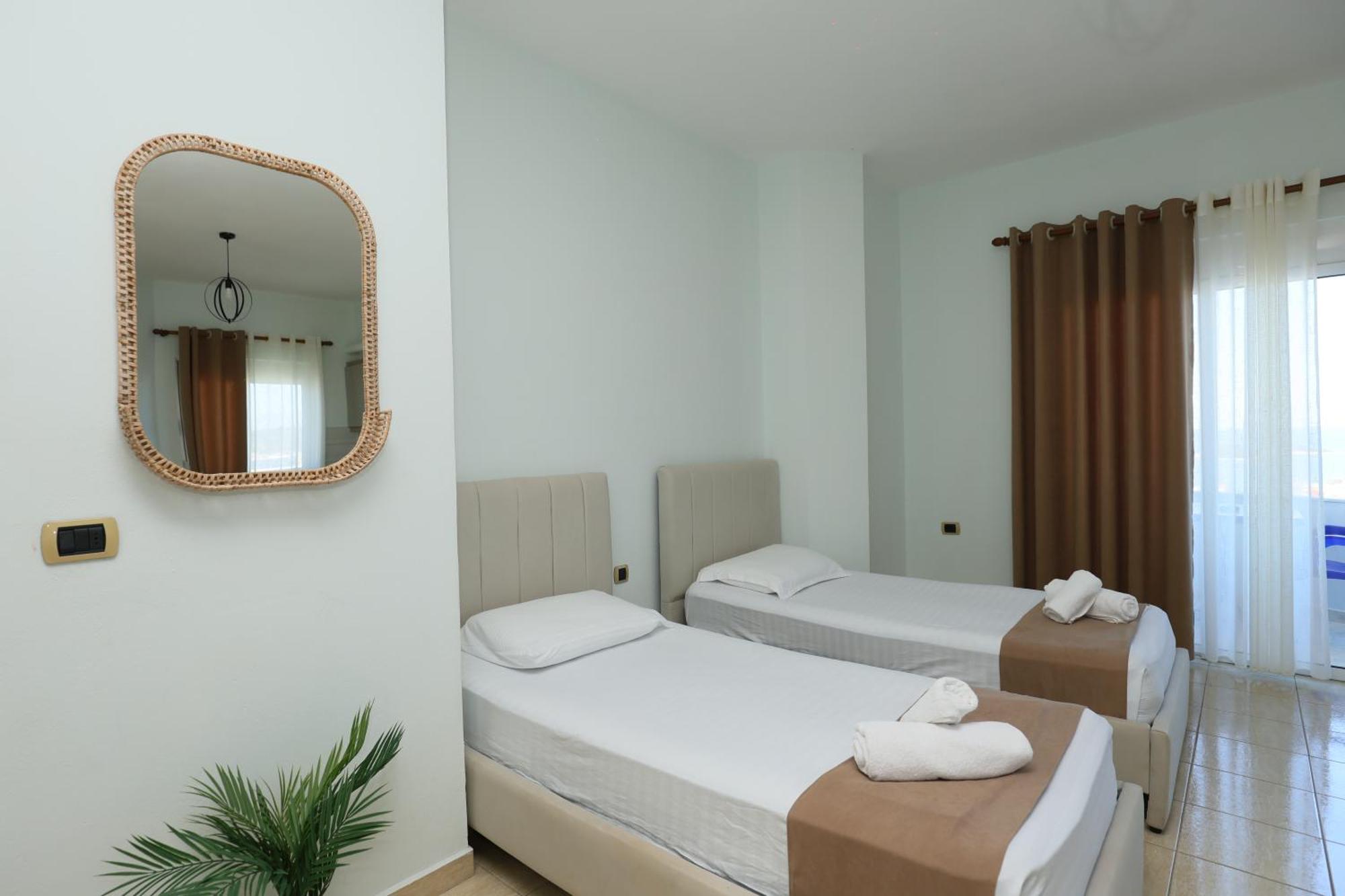 Michelle Apartments Ksamil Esterno foto