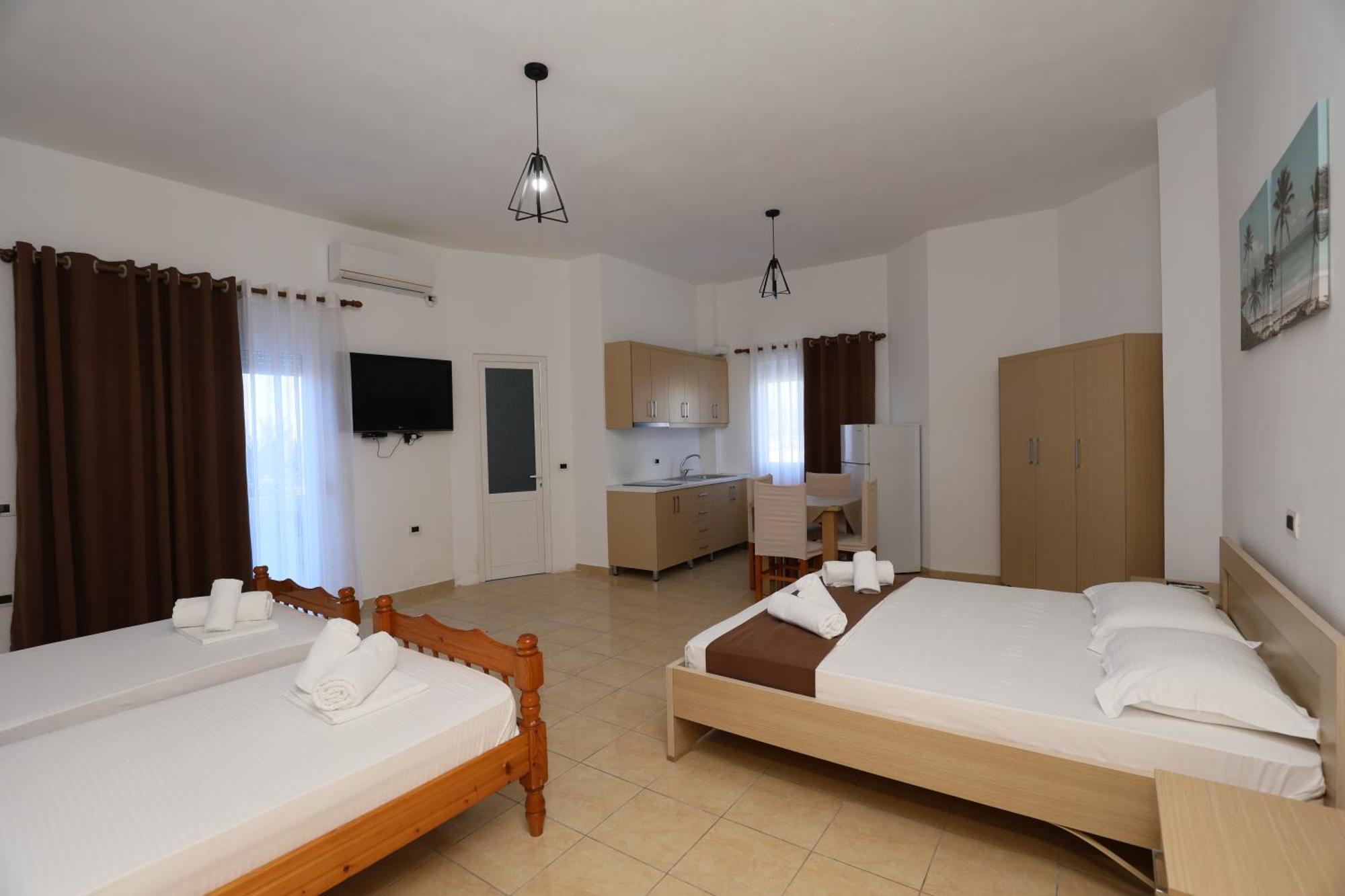 Michelle Apartments Ksamil Esterno foto