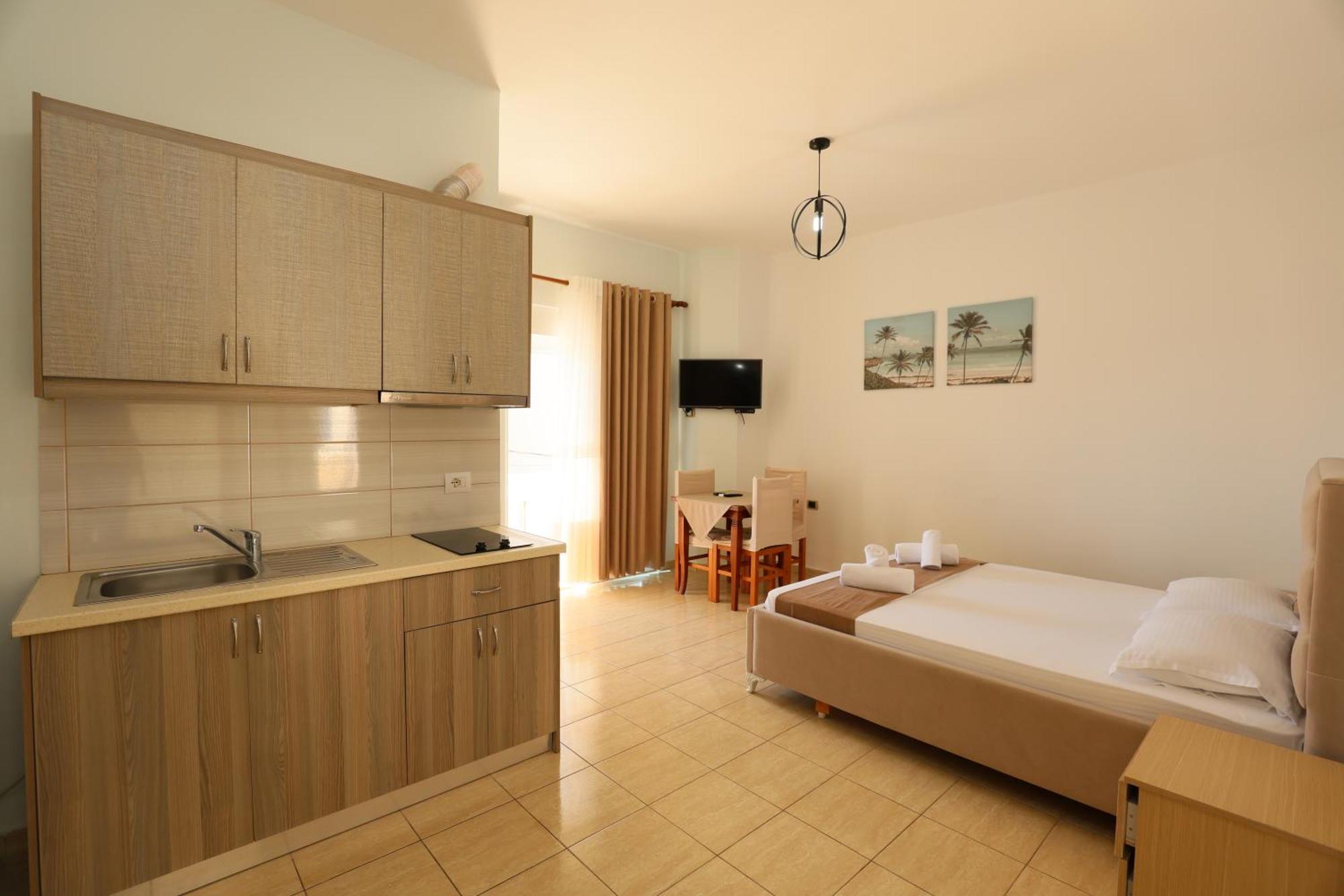Michelle Apartments Ksamil Esterno foto