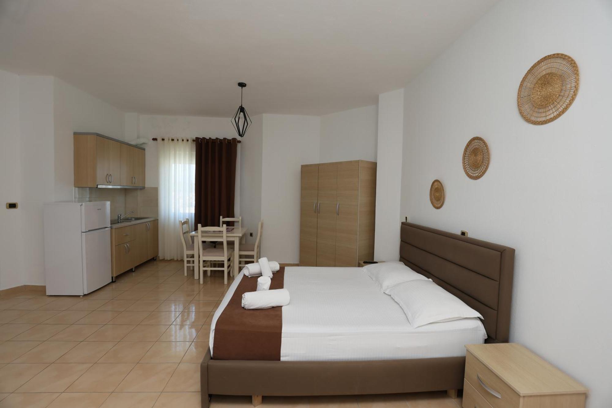 Michelle Apartments Ksamil Esterno foto