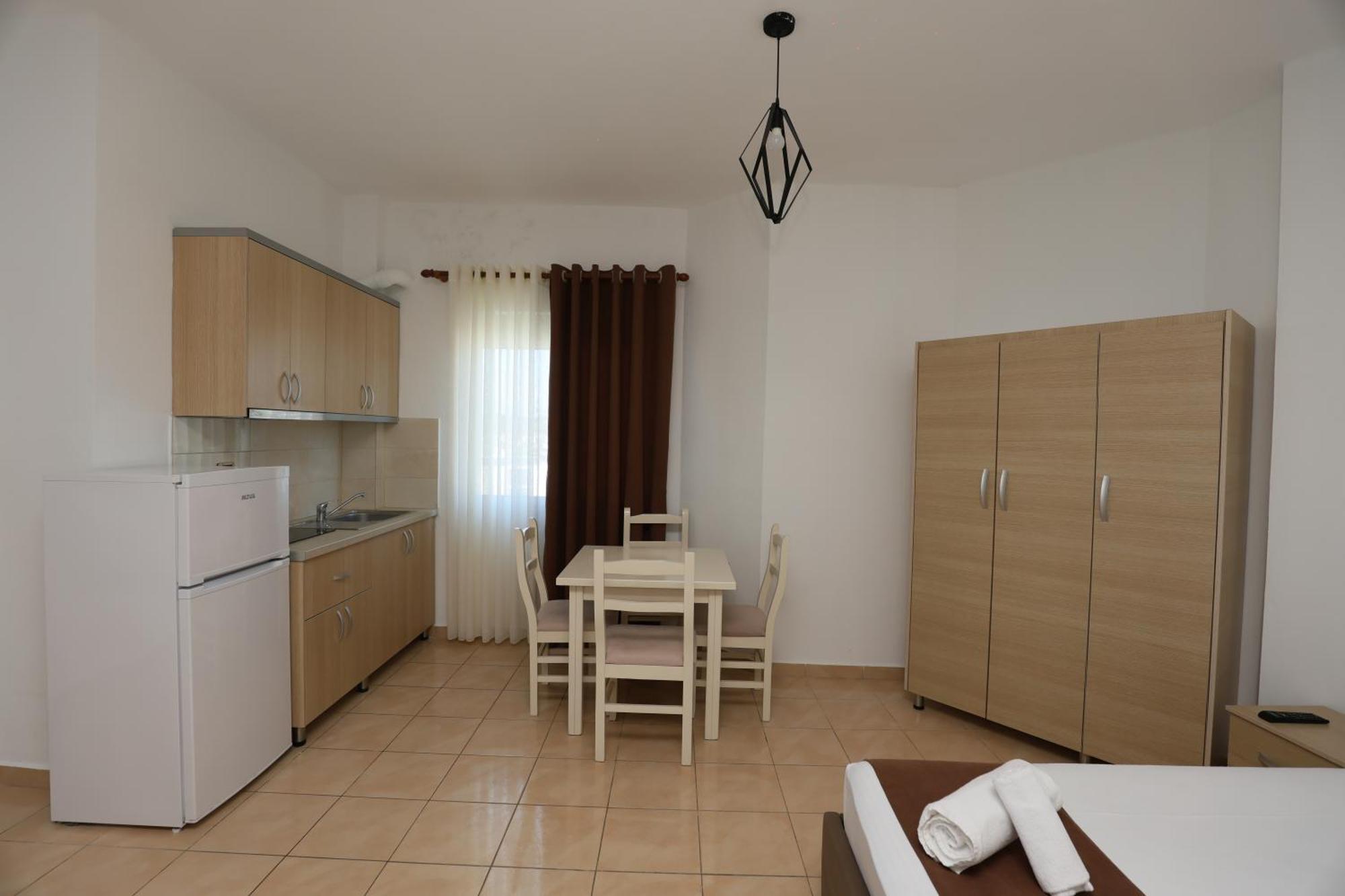 Michelle Apartments Ksamil Esterno foto