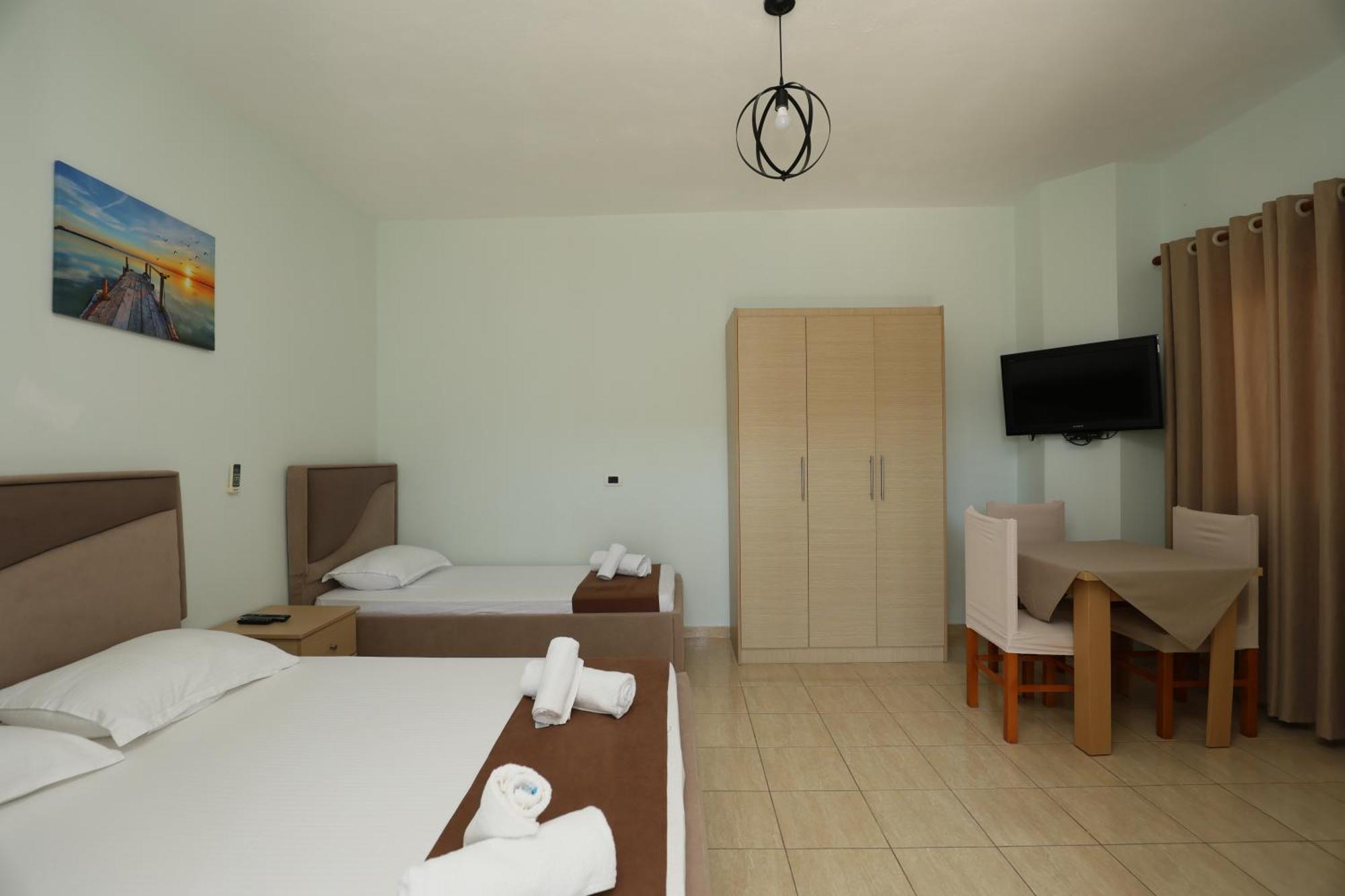 Michelle Apartments Ksamil Esterno foto