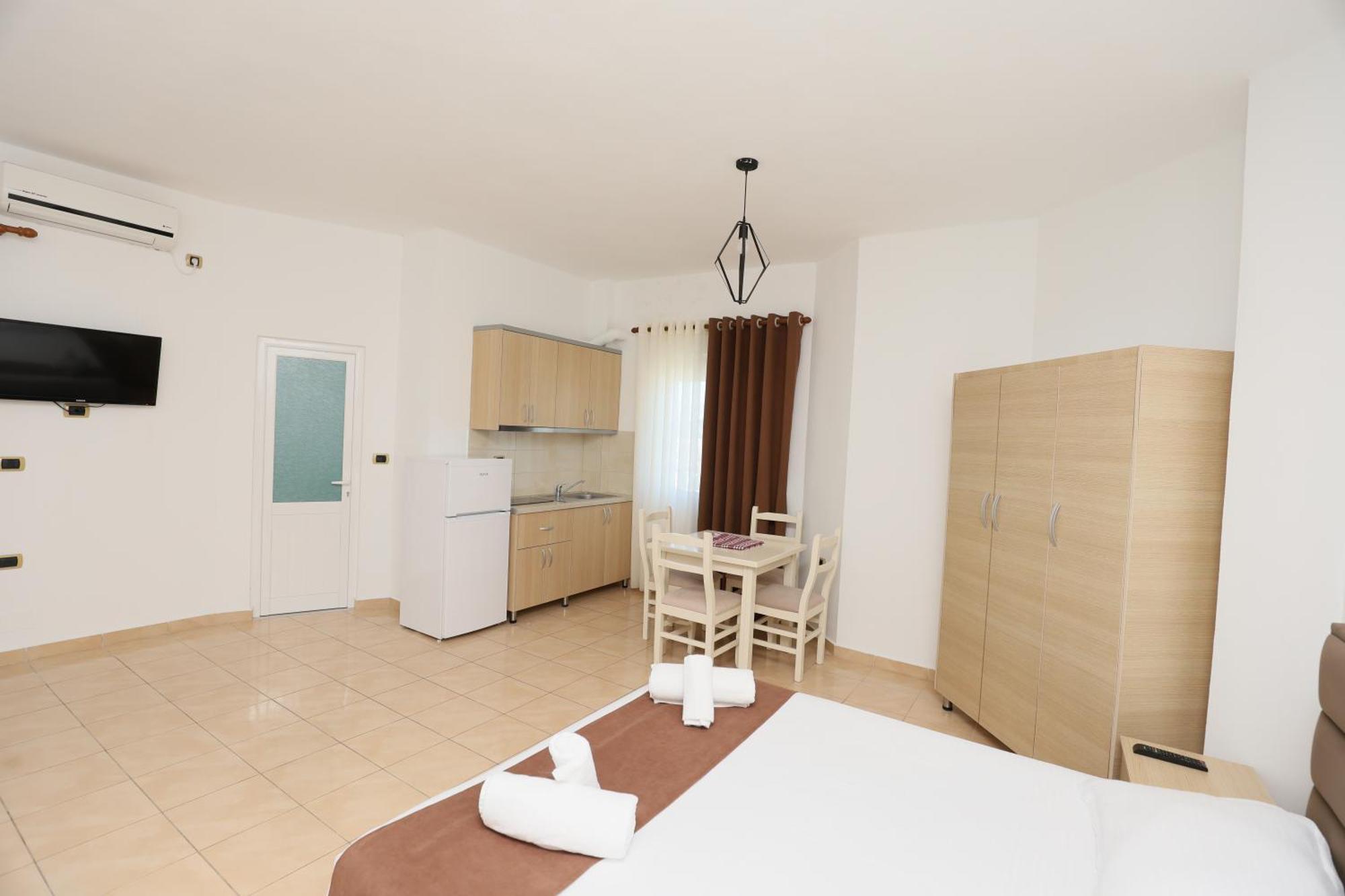 Michelle Apartments Ksamil Esterno foto