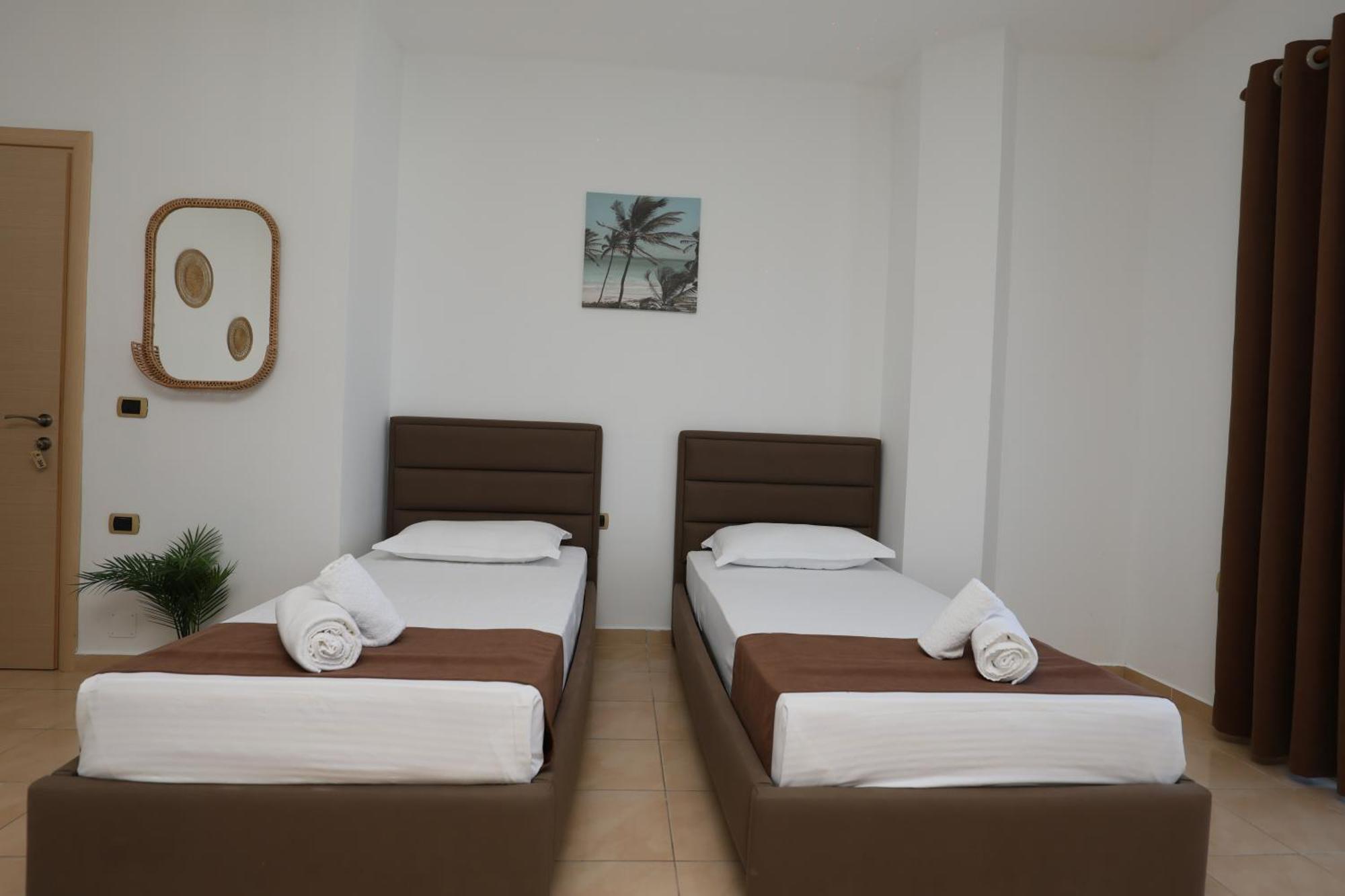 Michelle Apartments Ksamil Esterno foto