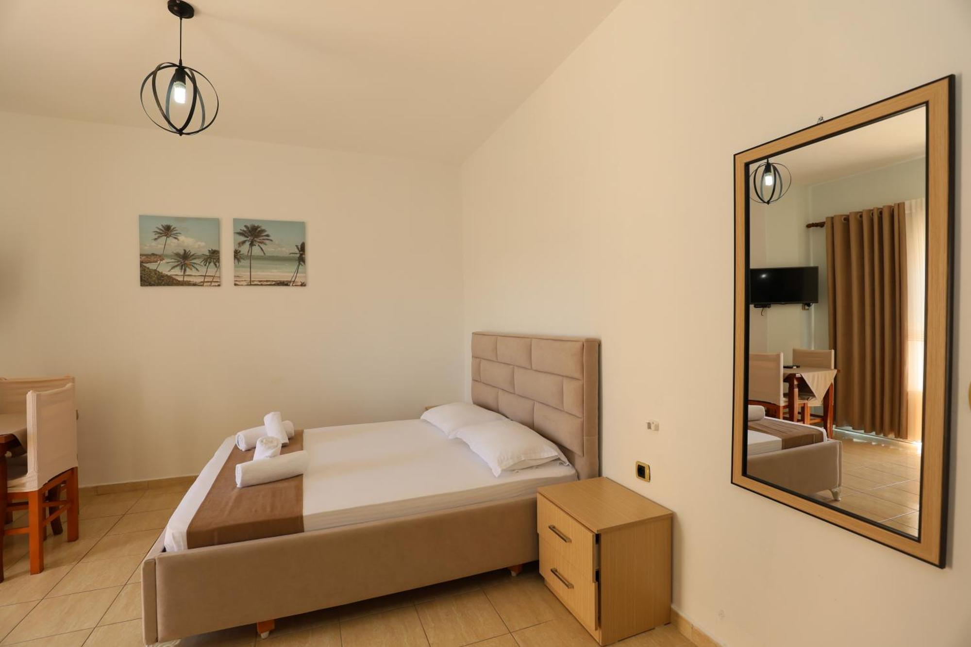 Michelle Apartments Ksamil Esterno foto