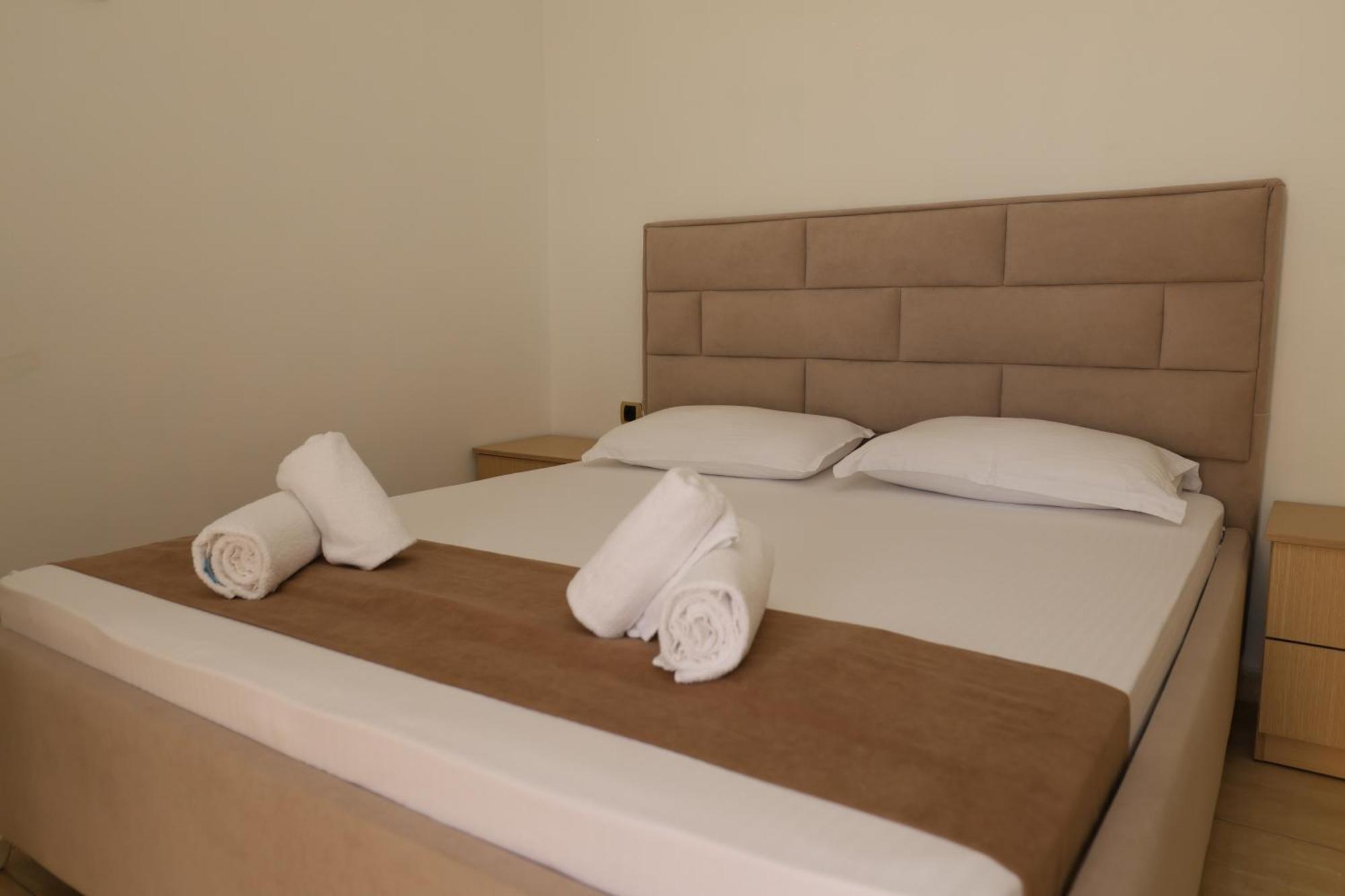 Michelle Apartments Ksamil Esterno foto