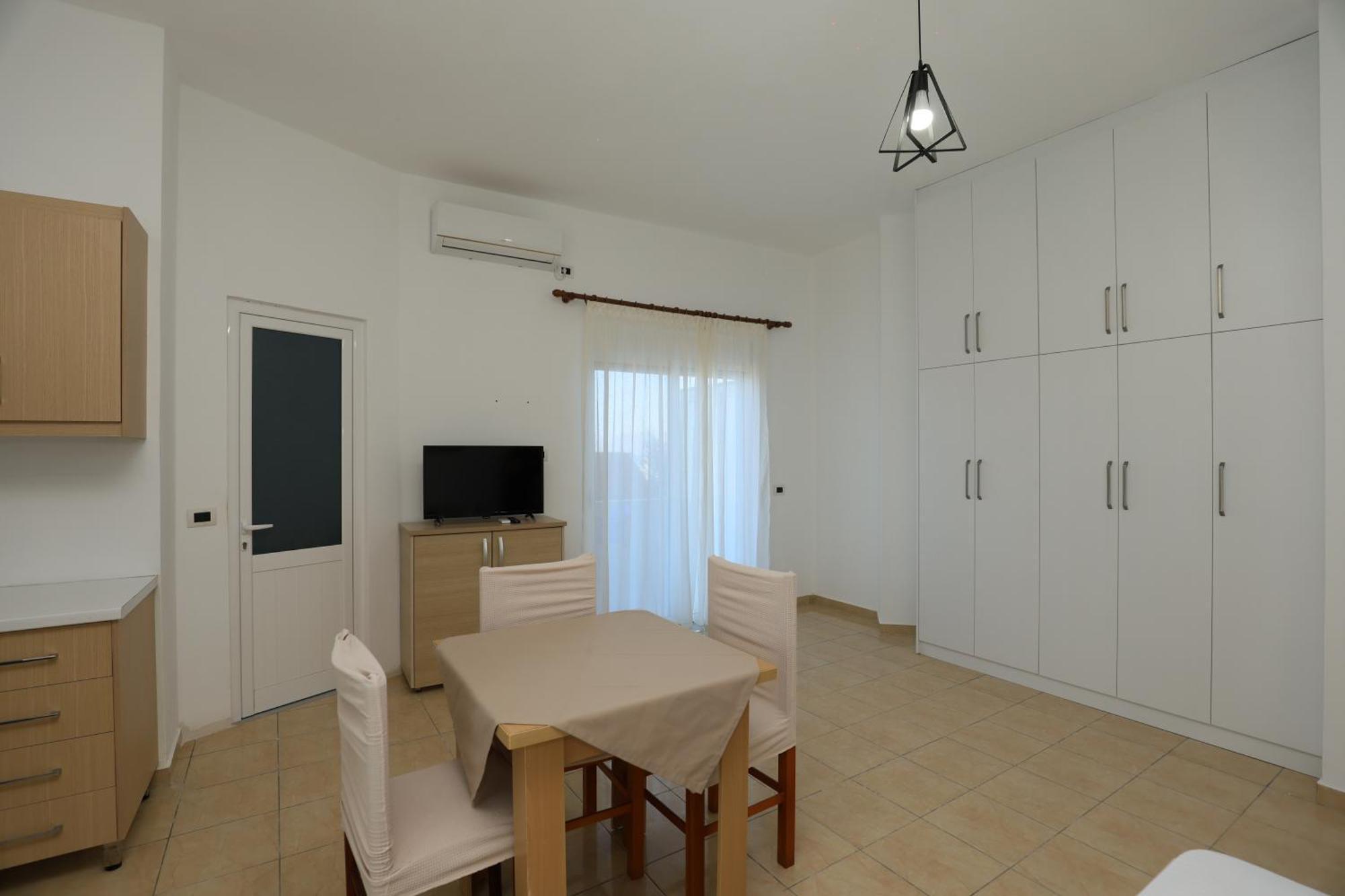 Michelle Apartments Ksamil Esterno foto