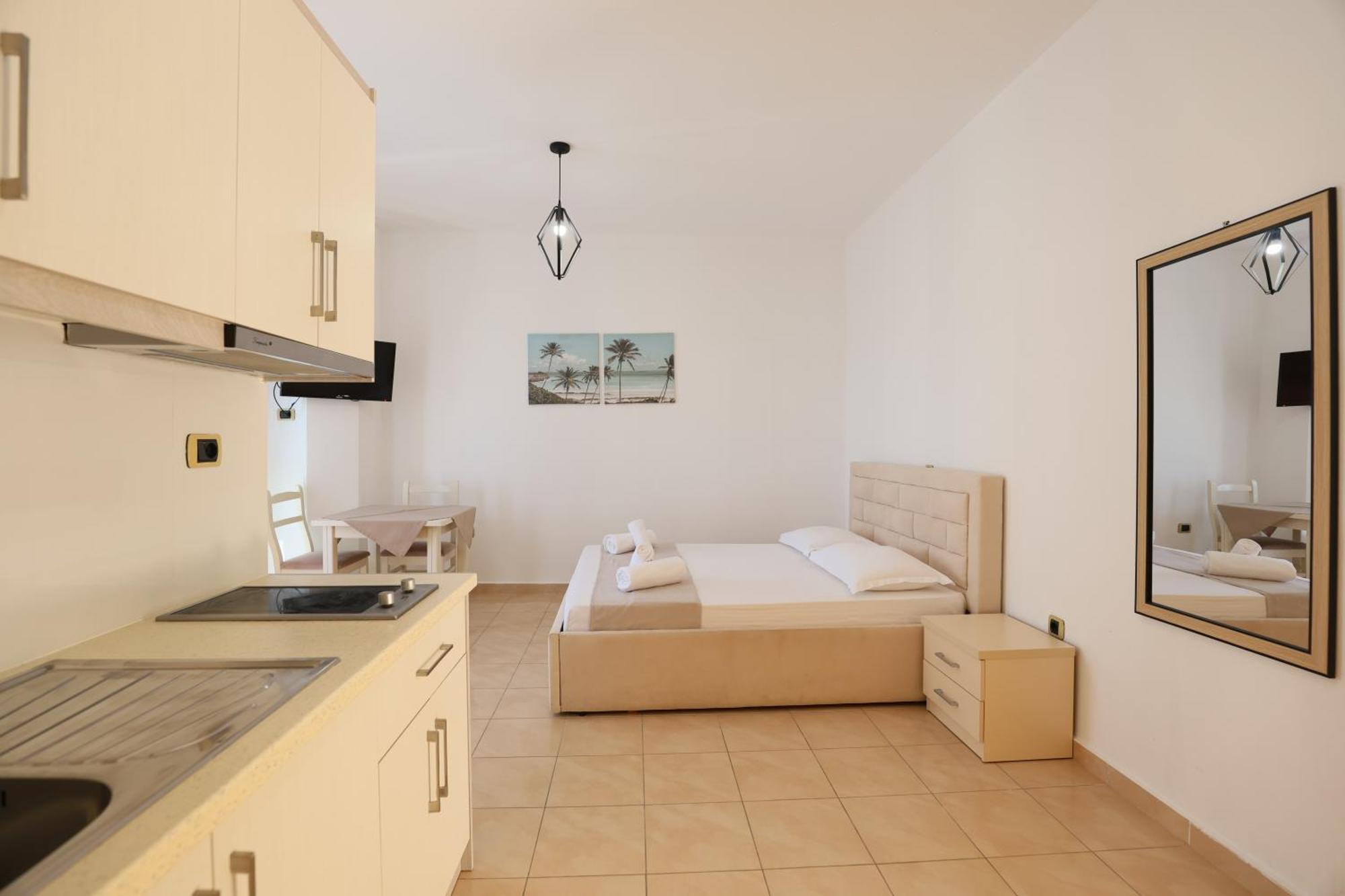 Michelle Apartments Ksamil Esterno foto