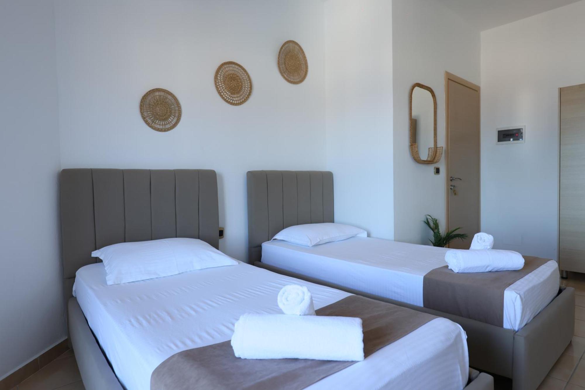 Michelle Apartments Ksamil Esterno foto