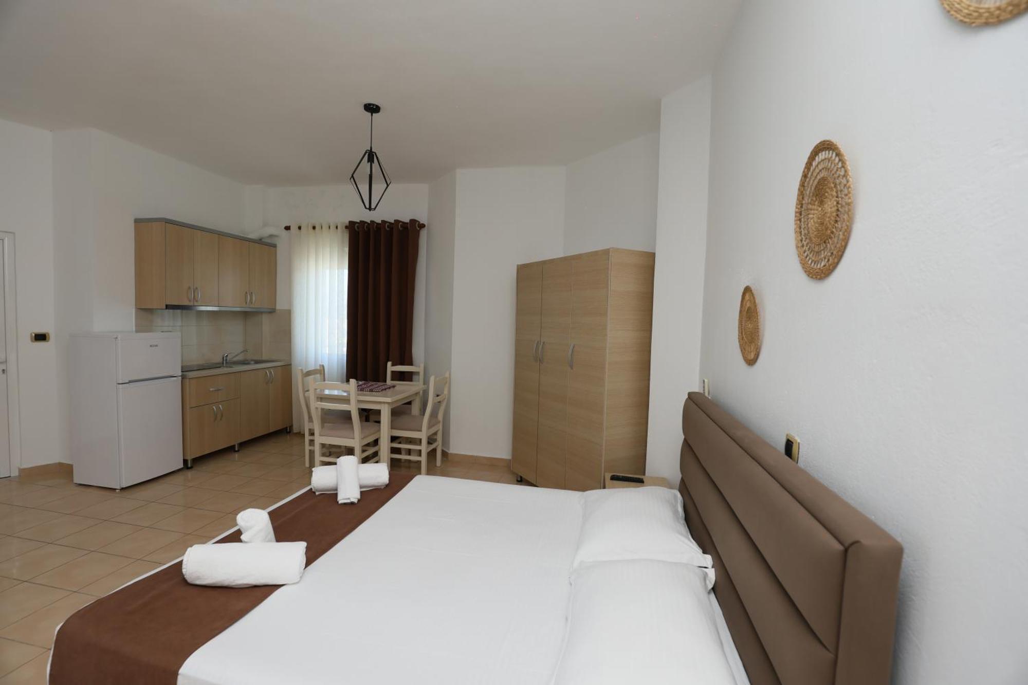 Michelle Apartments Ksamil Esterno foto