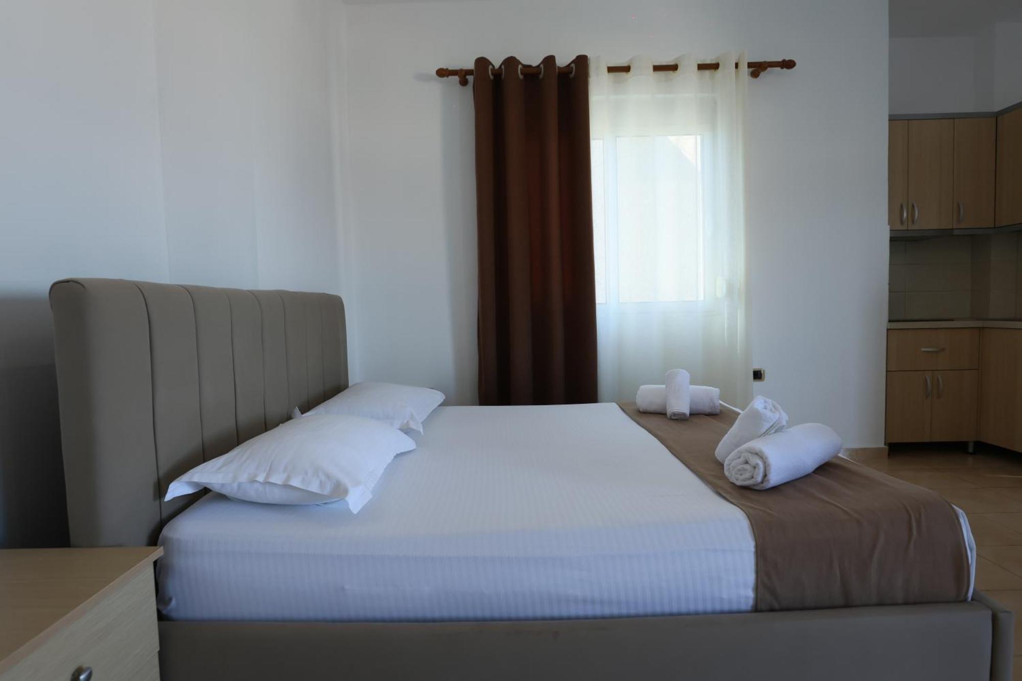 Michelle Apartments Ksamil Esterno foto