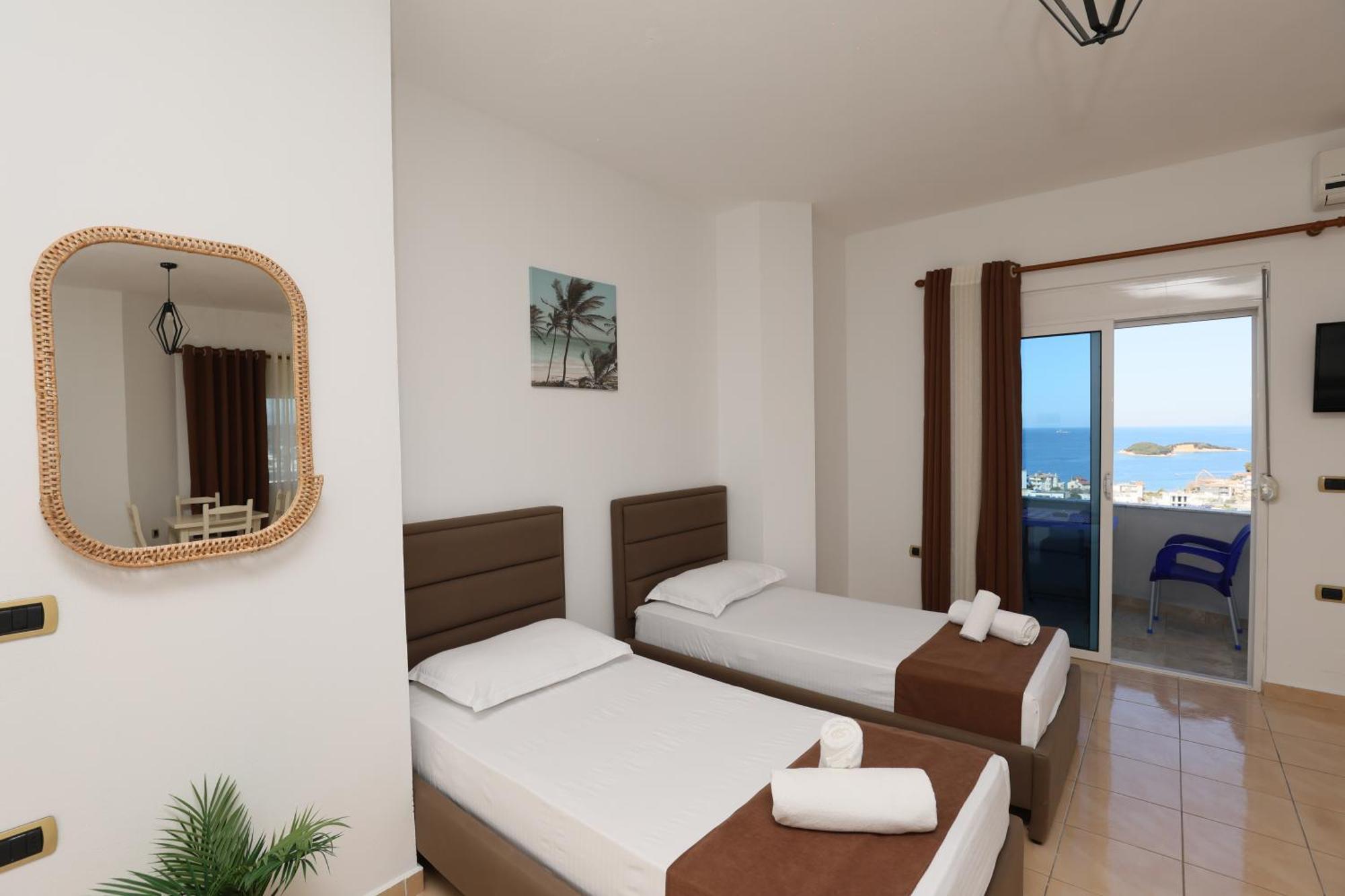 Michelle Apartments Ksamil Esterno foto